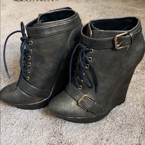 NWOT Golden Rusted Wedge Booties - Picture 2 of 2